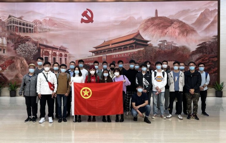 图片19-一大会址纪念馆合照.jpg